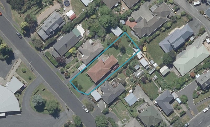 6 Centennial Avenue, Helensburgh, Dunedin - Carousel 1