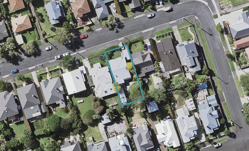 7 Empire Road, Devonport, Auckland - Carousel 1