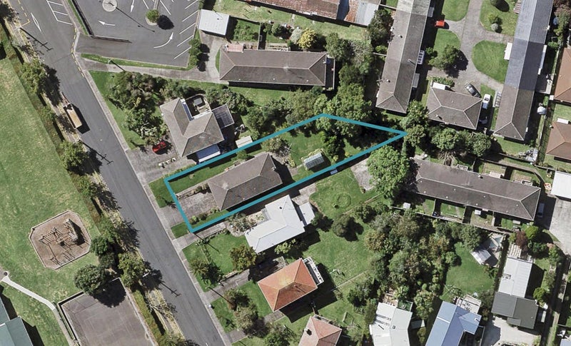 220 Queens Road, Panmure, Auckland - Carousel 1