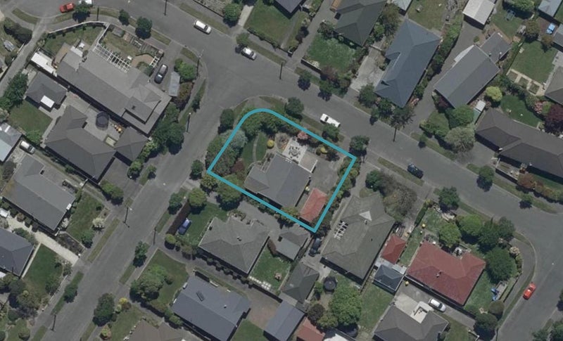 5 Sandringham Place, Bryndwr, Christchurch - Carousel 1
