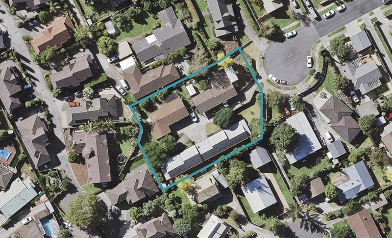 3/44 Darren Crescent, Half Moon Bay, Auckland - Carousel 1