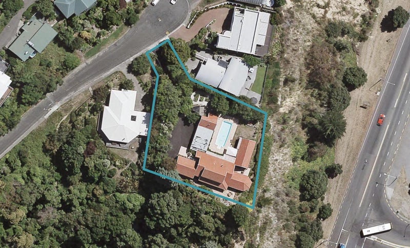 130 Priestley Terrace, Bluff Hill, Napier - Carousel 1