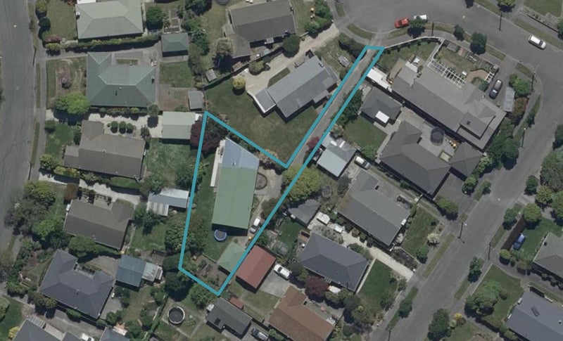 11 Sandringham Place, Bryndwr, Christchurch - Carousel 1