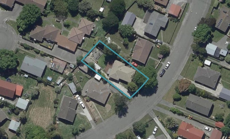 24 Malabar Crescent, Broomfield, Christchurch - Carousel 1
