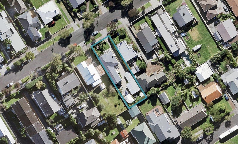 42 St Michaels Avenue, Point Chevalier, Auckland - Carousel 1