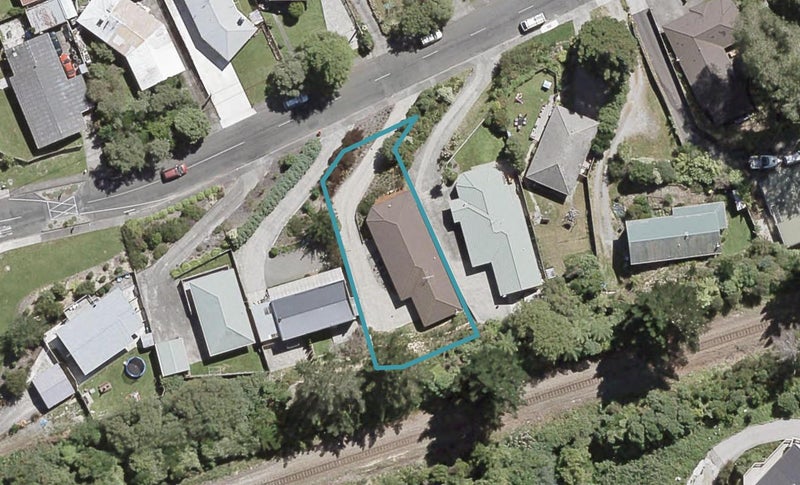 6 Hillside Drive, Maoribank, Upper Hutt - Carousel 1