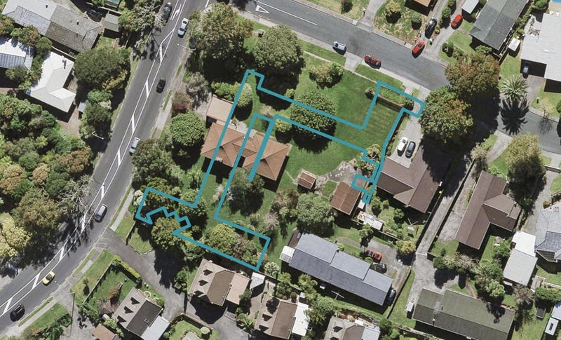 53A Edmonton Road, Henderson, Auckland - Carousel 1