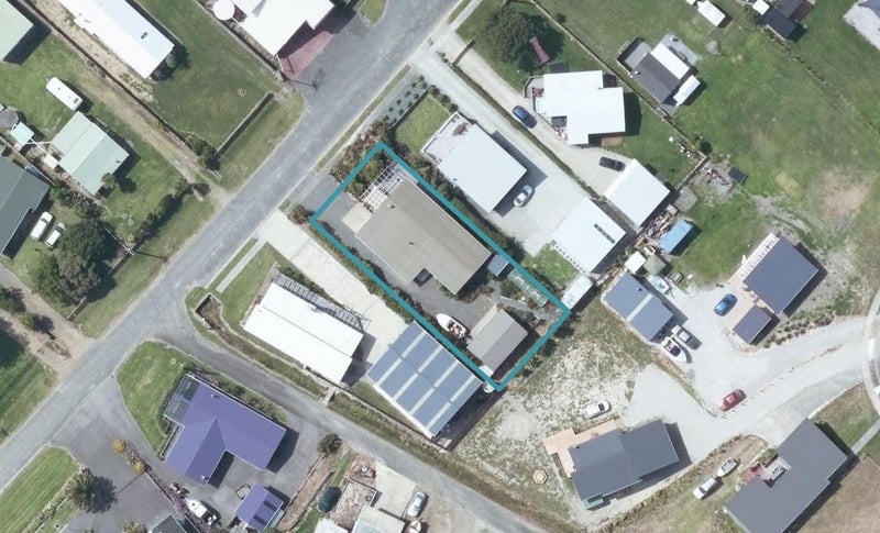 19 Lochiel Street, Māhia - Carousel 1