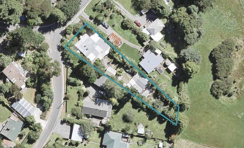 9 Avian Road, Blue Mountains, Upper Hutt - Carousel 1