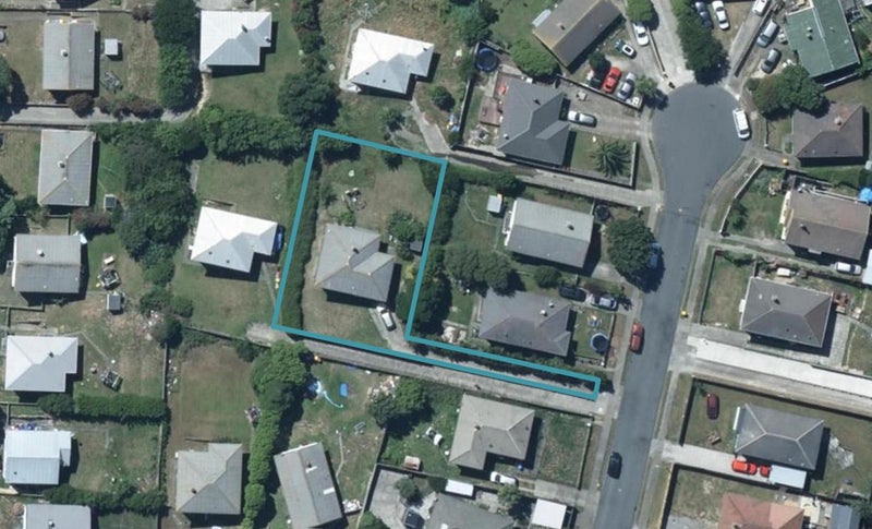 21 Penguin Grove, Waitangirua, Porirua - Carousel 1