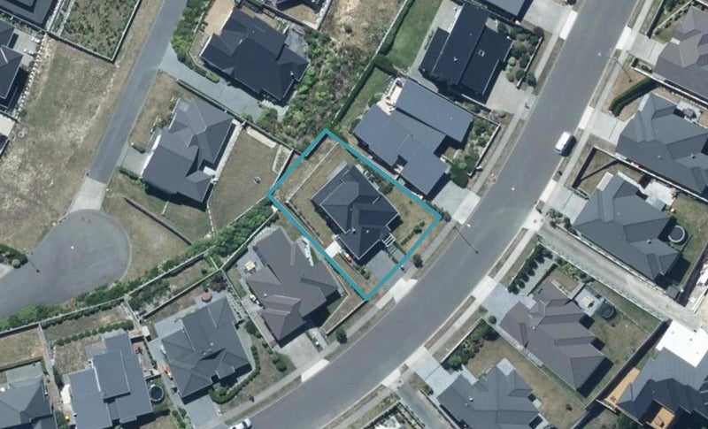 83 Endeavour Drive, Whitby, Porirua - Carousel 1