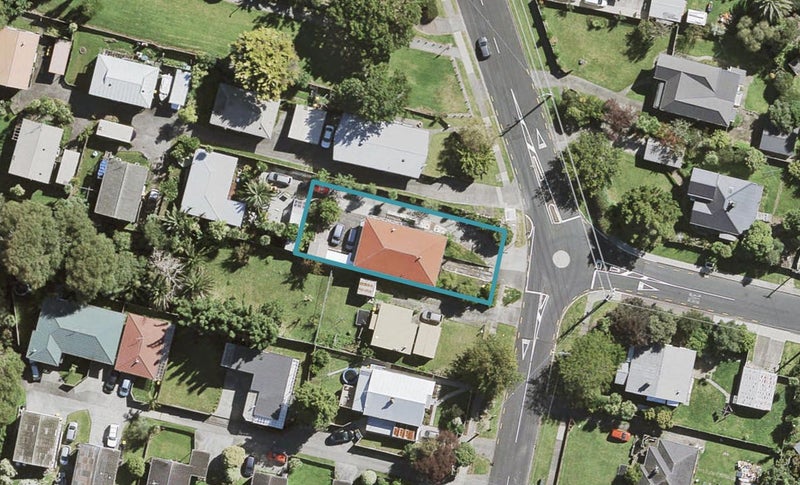 49 Woodglen Road, Glen Eden, Auckland - Carousel 1