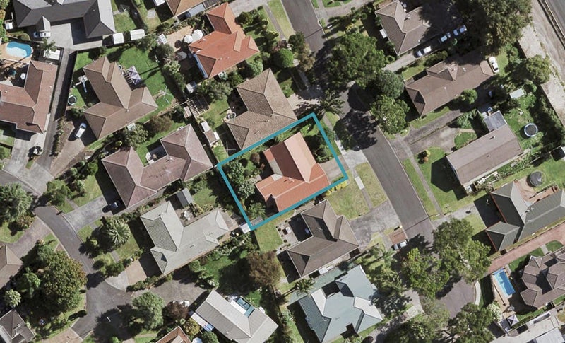 13 Gardone Terrace, Conifer Grove, Takanini - Carousel 1