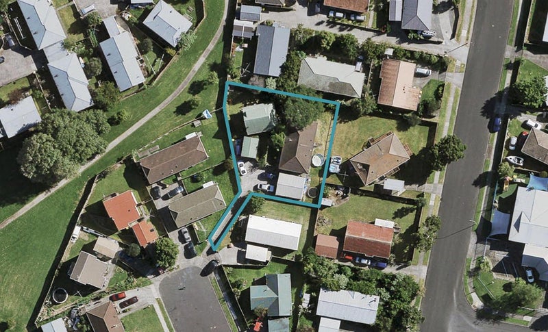 2/5 Zircon Place, Wiri, Auckland - Carousel 1