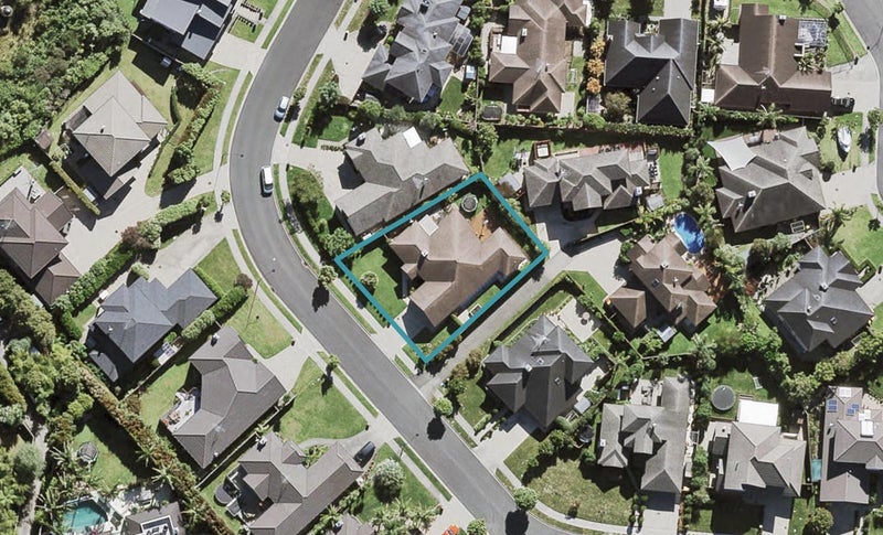 10 Dressage Lane, Greenhithe, Auckland - Carousel 1
