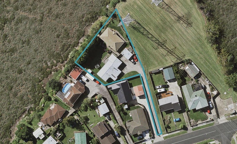 41 Edgewater Drive, Pakuranga, Auckland - Carousel 1