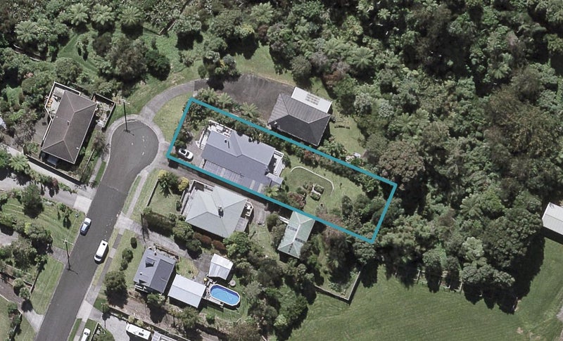 18 Mckellar Street, Oakura, Oakura - Carousel 1