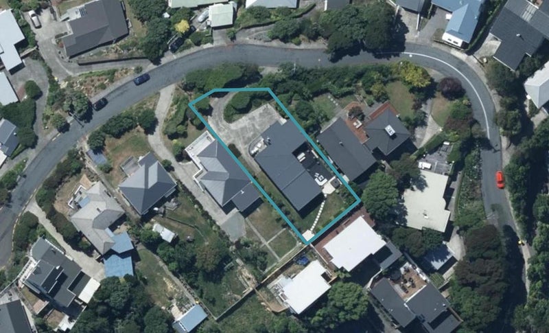 35 Kiriwai Road, Paremata, Porirua - Carousel 1