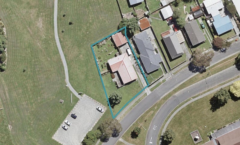 210 California Drive, Totara Park, Upper Hutt - Carousel 1