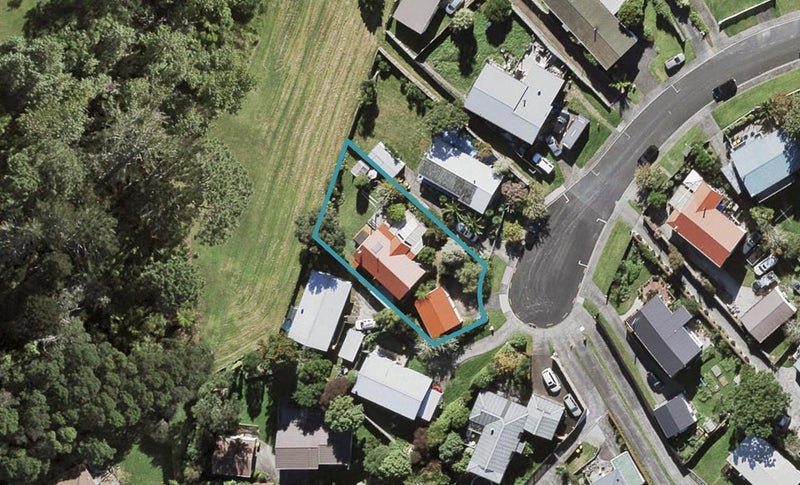 17 Moxham Grove, Massey, Auckland - Carousel 1
