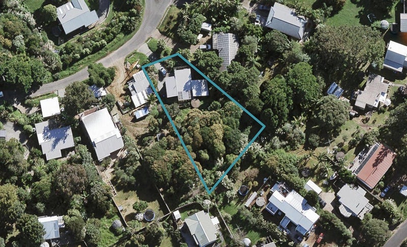 30 Ocean Road, Surfdale, Waiheke Island - Carousel 1