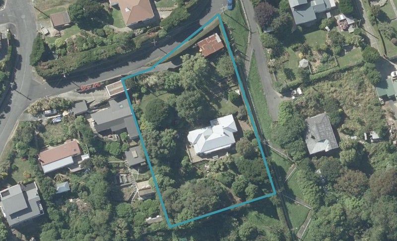 17 Taupo Street, Ravensbourne, Dunedin - Carousel 1