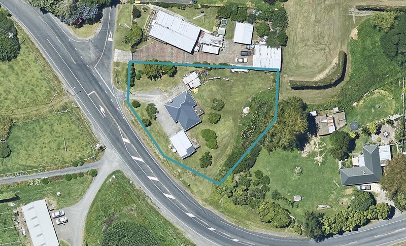 5853 Welcome Bay Road, WELCOME BAY, TAURANGA - Carousel 1