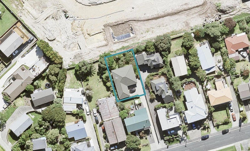 2/41 Wade River Road, Stanmore Bay, Whangaparaoa - Carousel 1