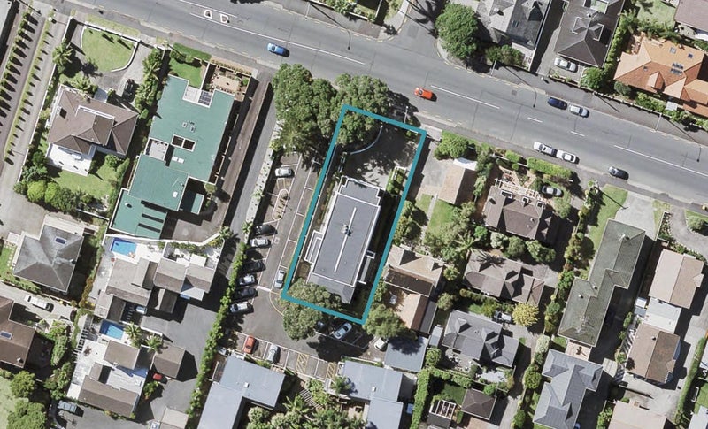 2/70 Kitchener Road, Milford, Auckland - Carousel 1