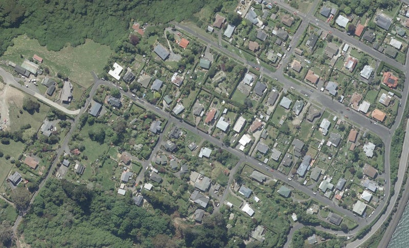 22 Huia Street, Saint Leonards, Dunedin - Carousel 1