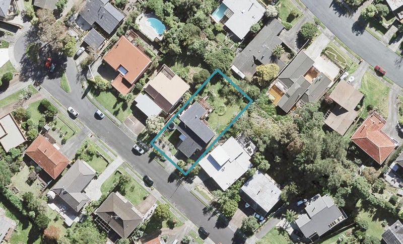 18 Robin Lane, Browns Bay, Auckland - Carousel 1