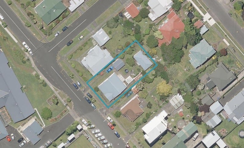 35 Helmore Street, Whanganui East, Whanganui - Carousel 1
