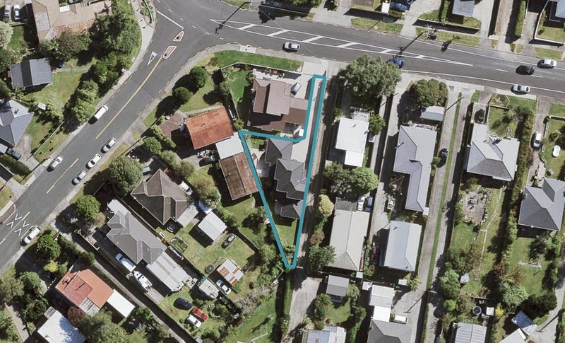 2/125 View Road, Sunnyvale, Auckland - Carousel 1