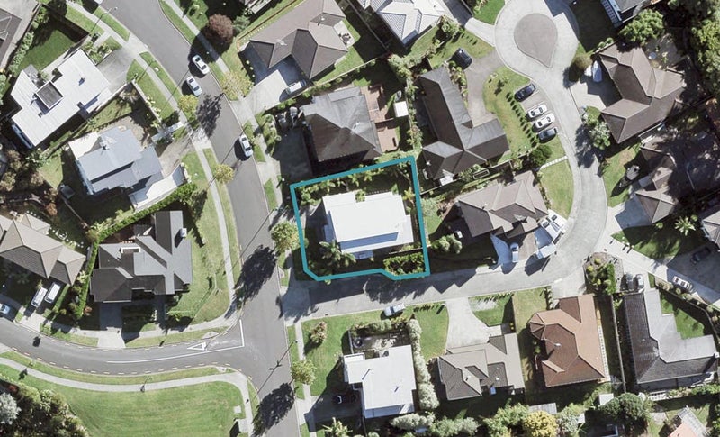 5 Harrowglen Drive, Northcross, Auckland - Carousel 1