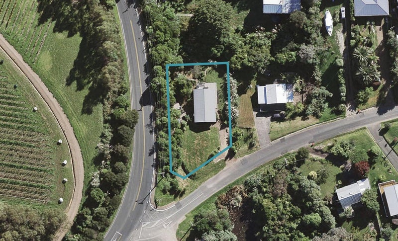 1 Waiata Road, Onetangi, Waiheke Island - Carousel 1