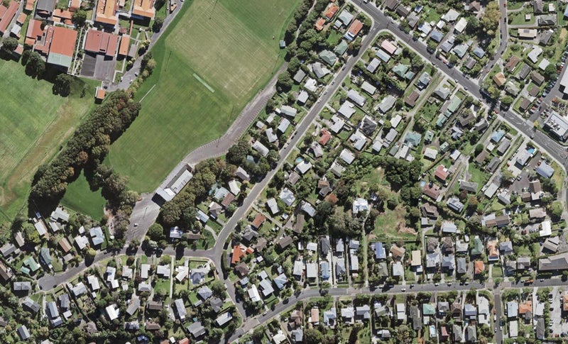 26 Waverley Avenue, Glenfield, Auckland - Carousel 1