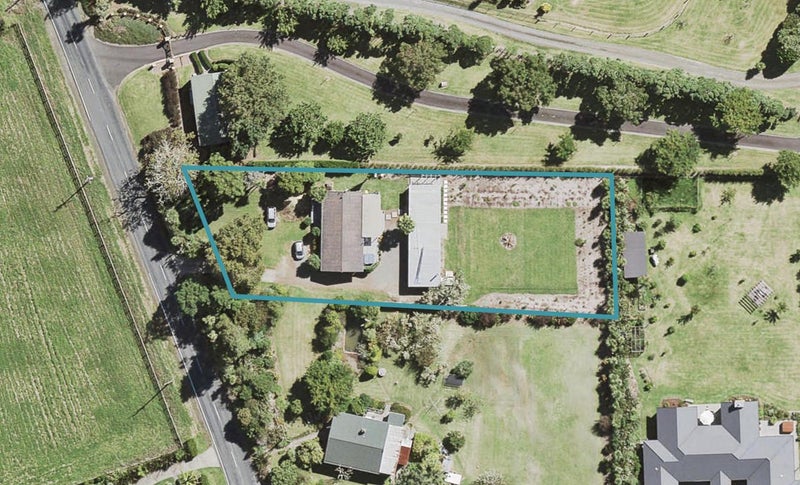 76 Shaw Road, Oratia, Auckland - Carousel 1