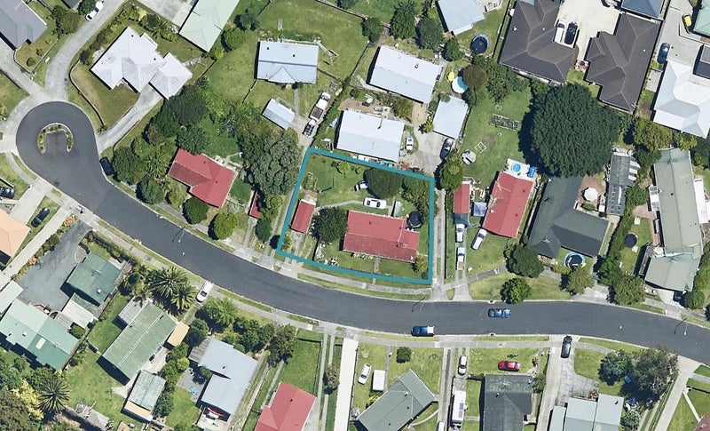 18 Redmond Street, Judea, Tauranga - Carousel 1