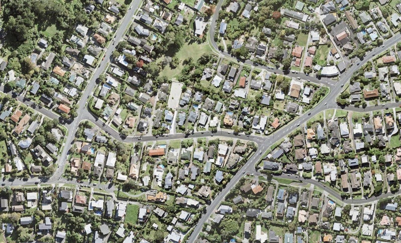 1/9 Mizpah Road, Waiake, Auckland - Carousel 1