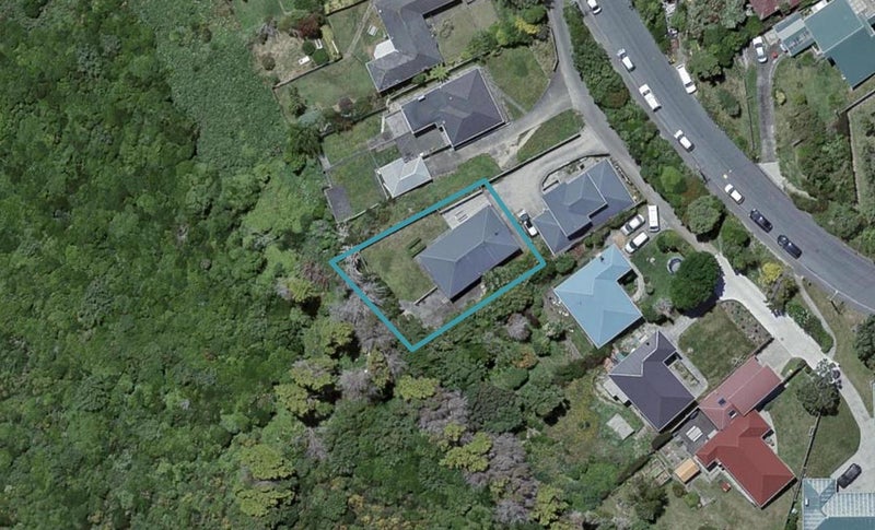 32 Miles Crescent, Newlands, Wellington - Carousel 1