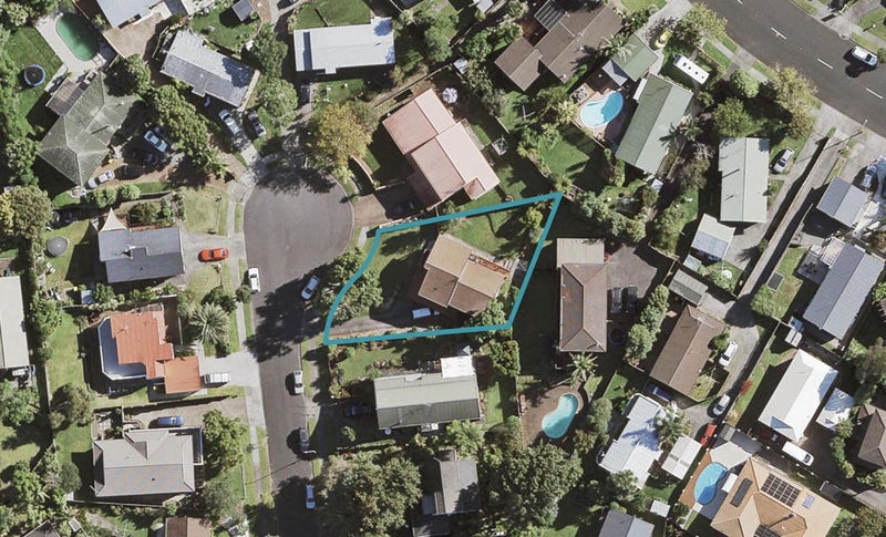 15 Gleneagles Grove, Wattle Downs, Auckland - Carousel 1