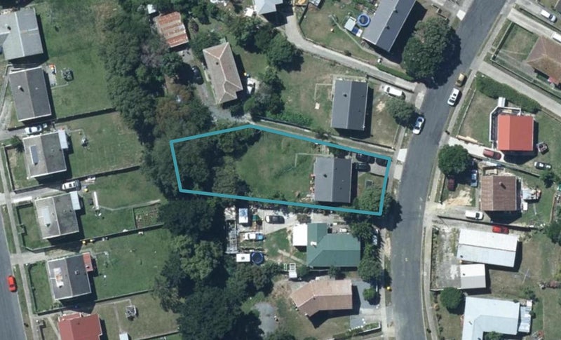 71 Waihora Crescent, Waitangirua, Porirua - Carousel 1