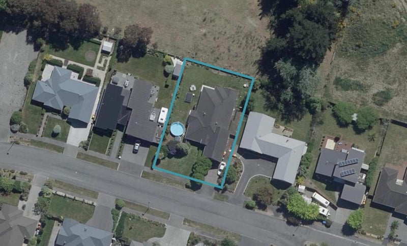 31 Hemingway Place, Spencerville, Christchurch - Carousel 1