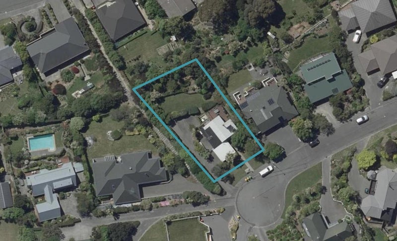 12 Petworth Place, Westmorland, Christchurch - Carousel 1