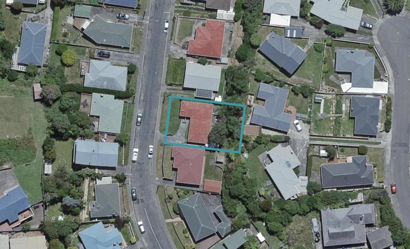 17 Catherine Crescent, Paparangi, Wellington - Carousel 1