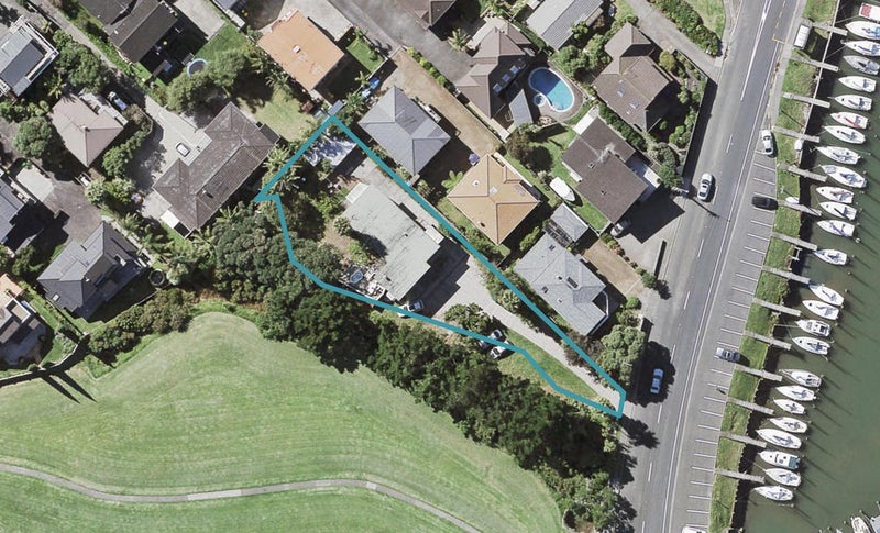 19 Inga Road, Castor Bay, Auckland - Carousel 1