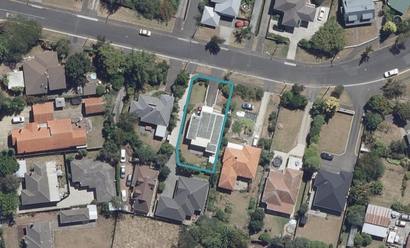 6 Kakanui Avenue, Hillcrest, Hamilton - Carousel 1