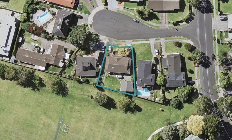 6 Suzetta Place, Sunnyhills, Auckland - Carousel 1