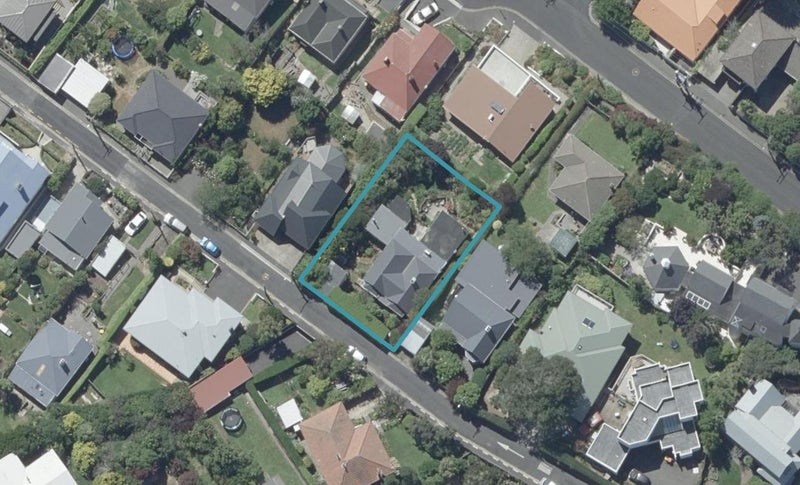 53 Brownville Crescent, Maori Hill, Dunedin - Carousel 1
