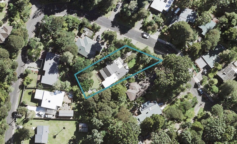 27 Sylvan Valley Avenue, Titirangi, Auckland - Carousel 1